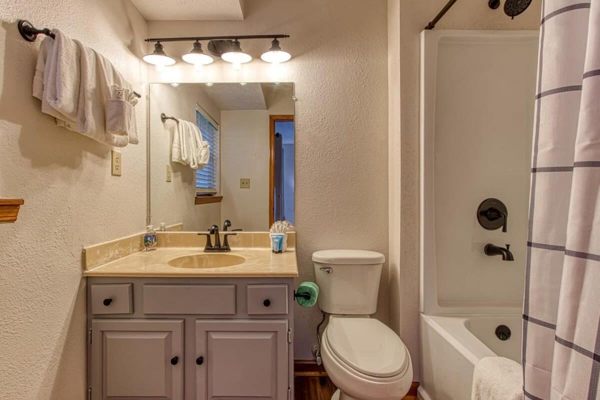 Pinecrest Townhomes-1King-2Queen Unit-Renovated Pigeon Forge Kültér fotó