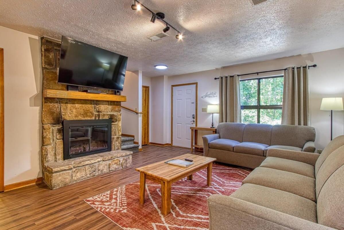 Pinecrest Townhomes-1King-2Queen Unit-Renovated Pigeon Forge Kültér fotó